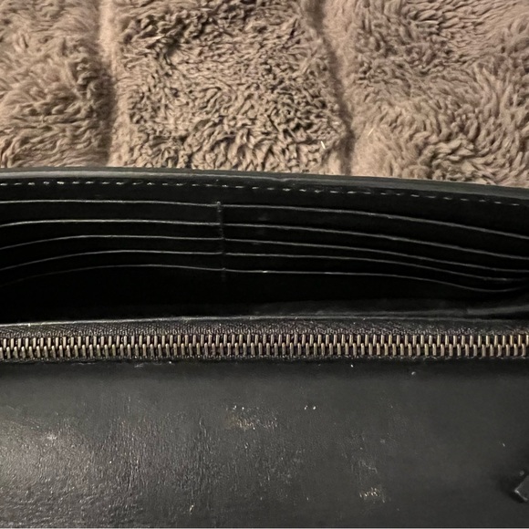 GUCCI Supreme Monogram Mini Peony Pearly Wallet on Chain - Picture 6 of 9